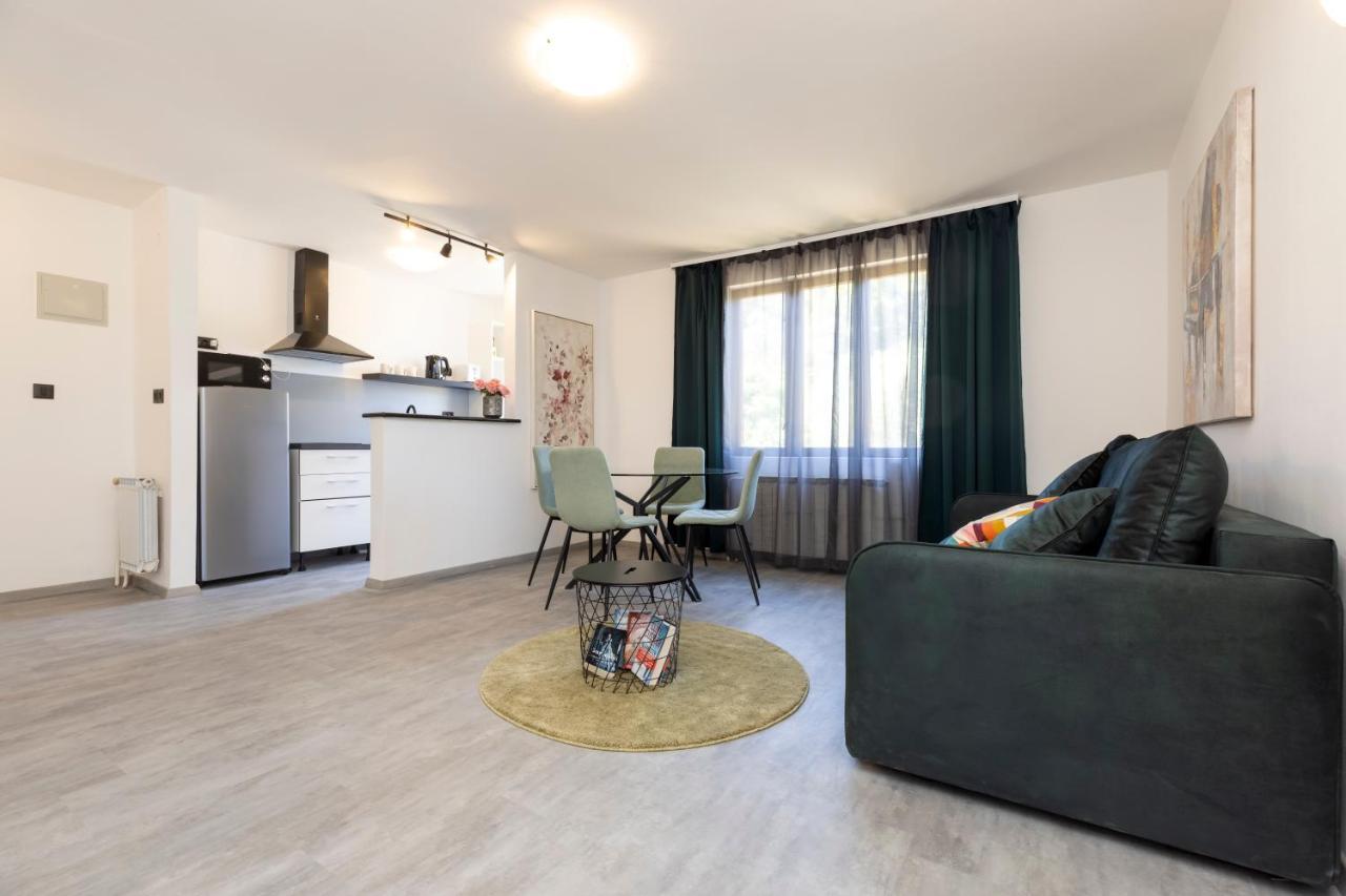 Providenca Accommodation مالي لوشينغْ المظهر الخارجي الصورة