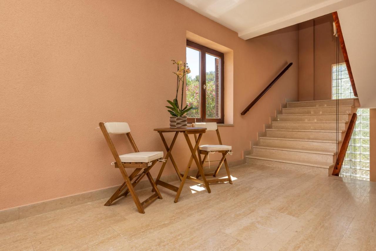 Providenca Accommodation مالي لوشينغْ المظهر الخارجي الصورة