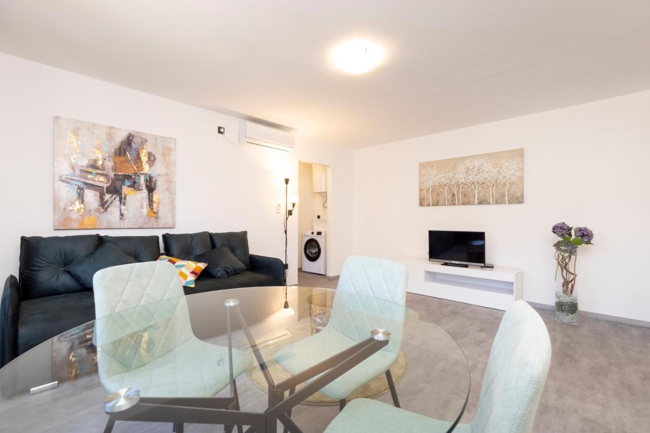 Providenca Accommodation مالي لوشينغْ المظهر الخارجي الصورة