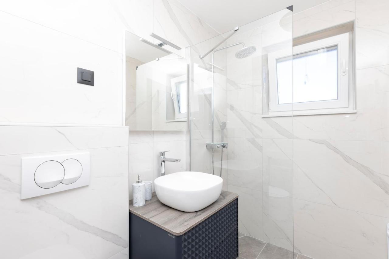 Providenca Accommodation مالي لوشينغْ الغرفة الصورة