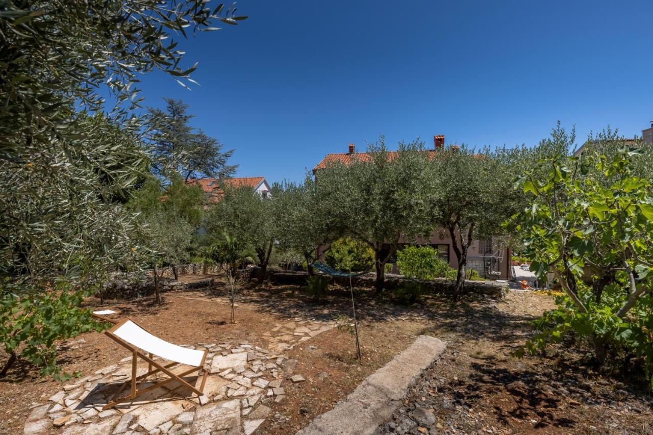 Providenca Accommodation مالي لوشينغْ المظهر الخارجي الصورة