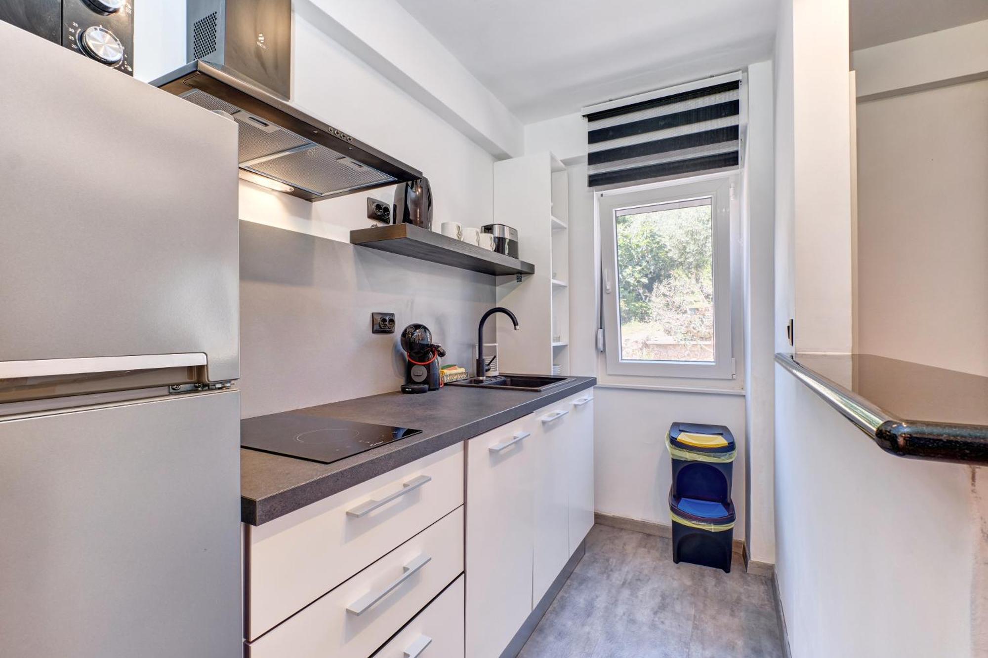 Providenca Accommodation مالي لوشينغْ المظهر الخارجي الصورة