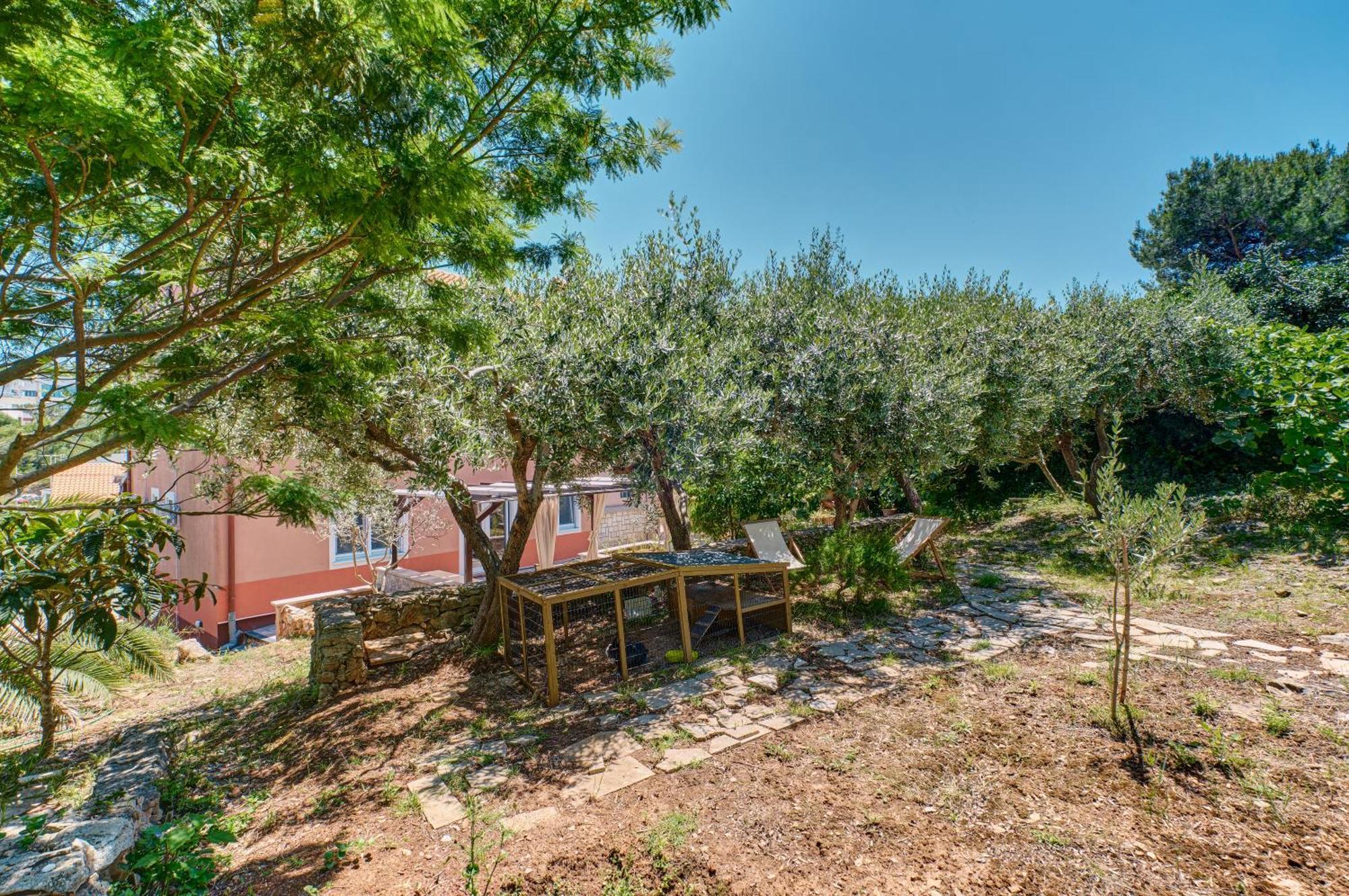Providenca Accommodation مالي لوشينغْ المظهر الخارجي الصورة